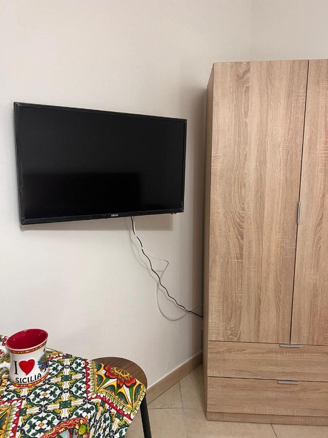 L'Angolo Delle Nuove Apartment Palermo Luaran gambar